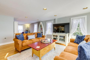 3 Mi to Dtwn Mystic Getaway with Deck and Grill!